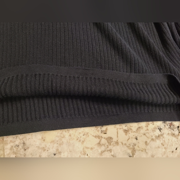 Reunion V-Neck Ribbed Sweater Size XL - Picture 6 of 9